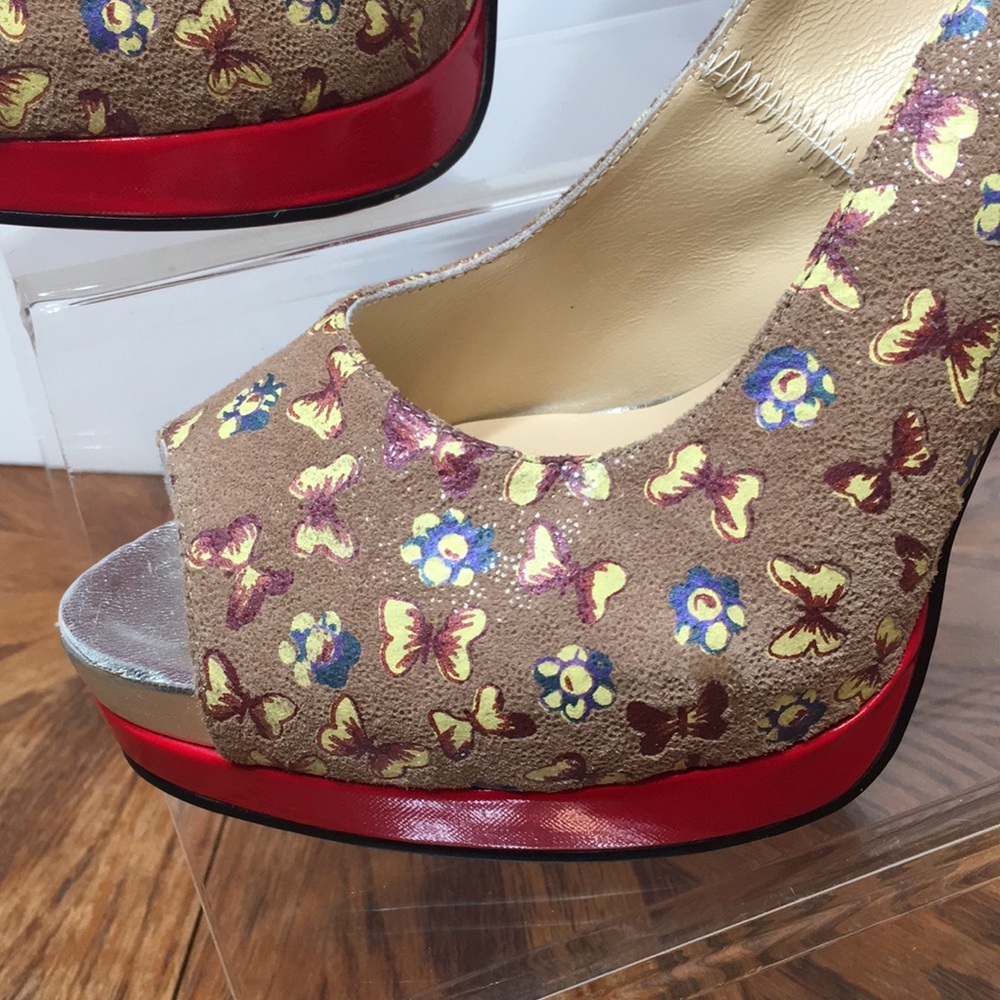 Butterfly shoe Christian Louboutin tan